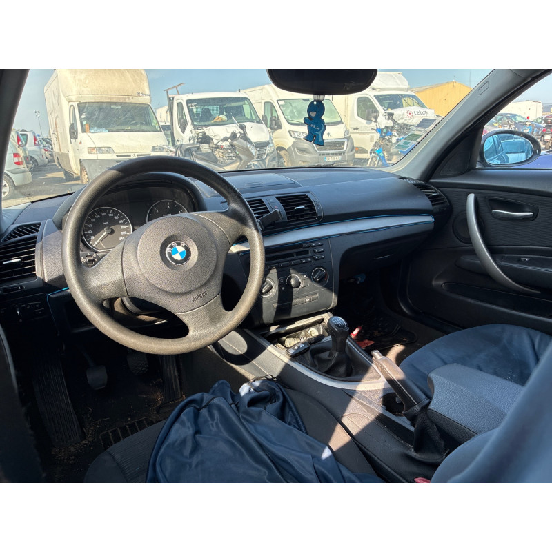 BMW SERIE 1 E87 PHASE 2 118d 2.0D - 16V TURBO Photo n°4