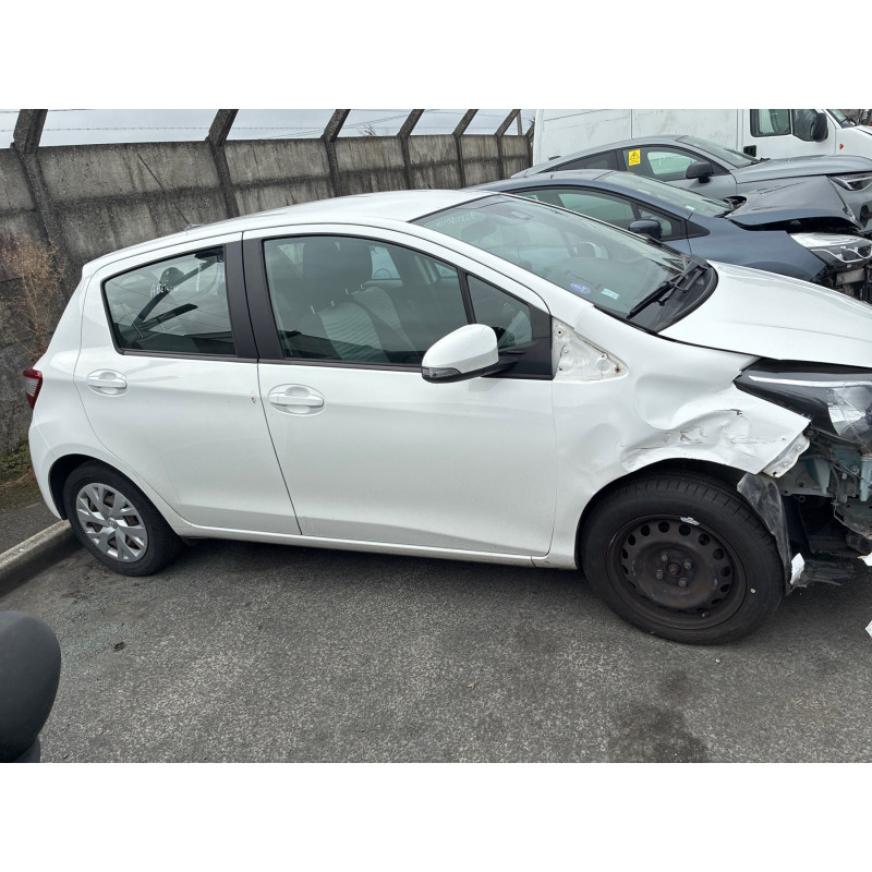 TOYOTA YARIS 3 PHASE 3 1.0i - 12V Photo n°4