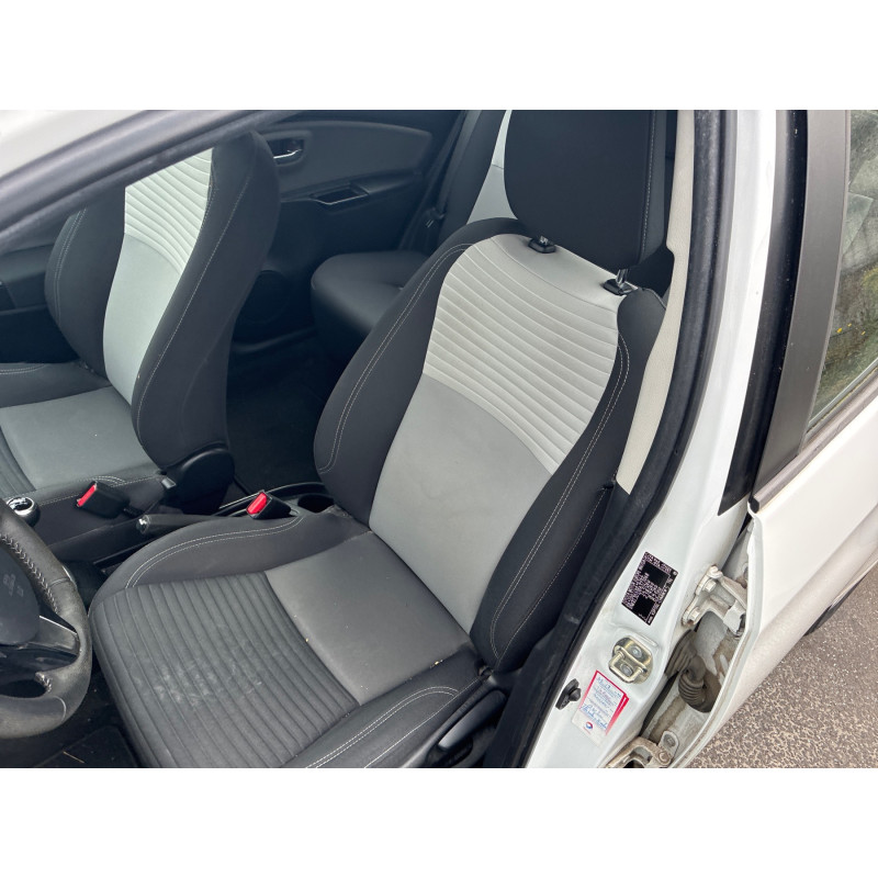 TOYOTA YARIS 3 PHASE 3 1.0i - 12V Photo n°15
