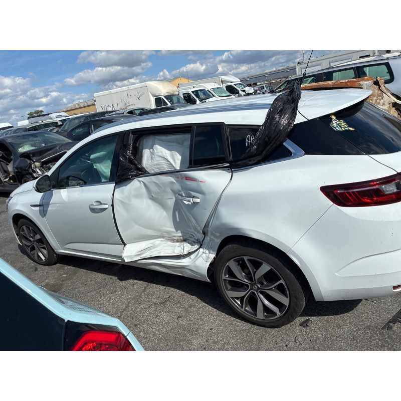 RENAULT MEGANE 4 PHASE 1 BREAK 1.5 BLUE DCI - 8V TURBO Photo n°8