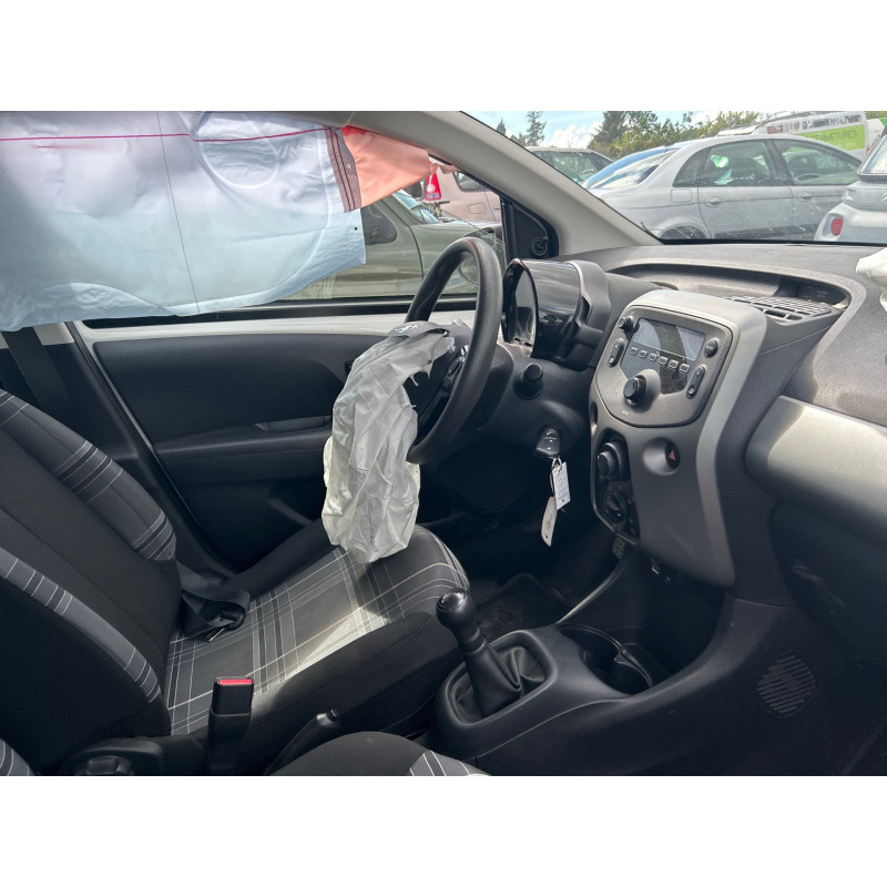PEUGEOT 108 1.0 VTI - 12V Photo n°17
