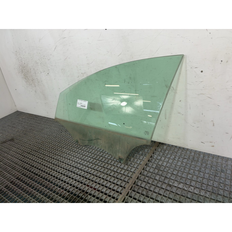 Vitre avant gauche SEAT IBIZA 4 Photo n°3