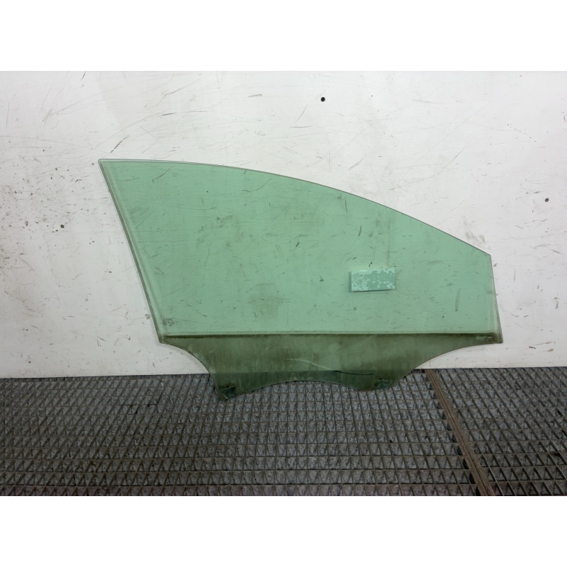 Vitre avant gauche SEAT IBIZA 4 Photo n°4