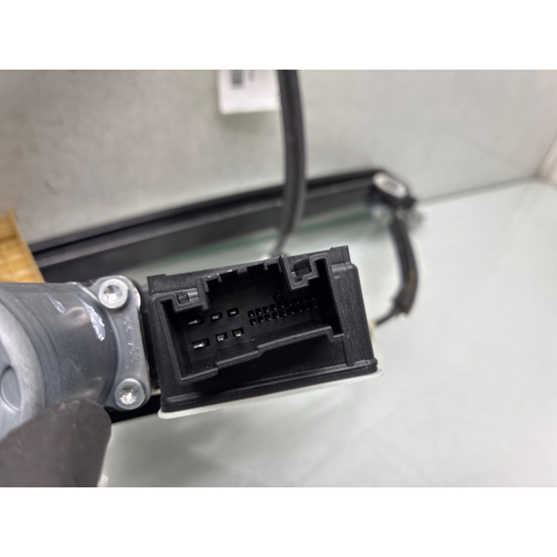 Leve vitre electrique avant droit VOLKSWAGEN T-CROSS Photo n°1