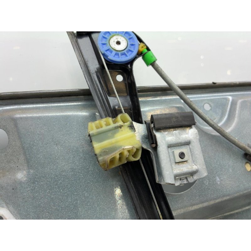 Leve vitre electrique avant droit VOLKSWAGEN POLO 4 Photo n°6