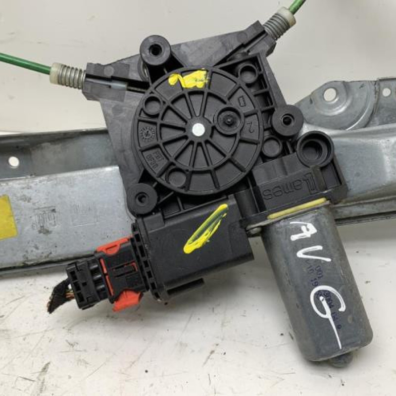 Leve vitre electrique avant gauche OPEL CORSA D Photo n°3