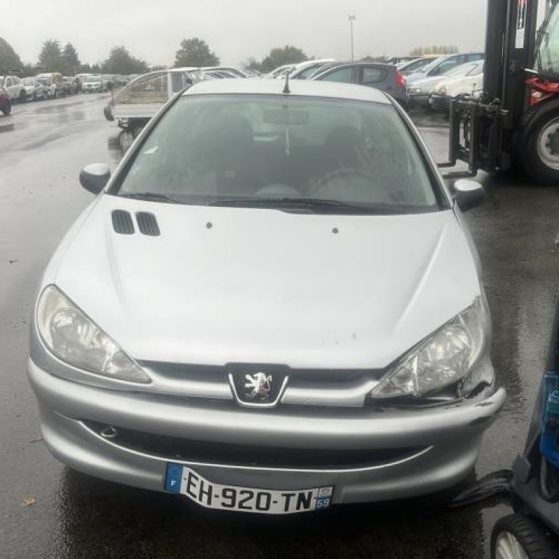 Pretensionneur de ceinture avant droit PEUGEOT 206 Photo n°4