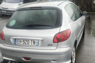 Pretensionneur de ceinture avant droit PEUGEOT 206