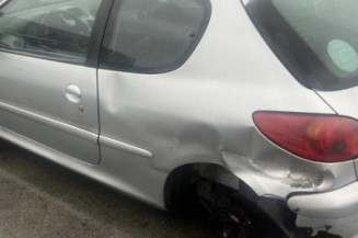Pretensionneur de ceinture avant droit PEUGEOT 206