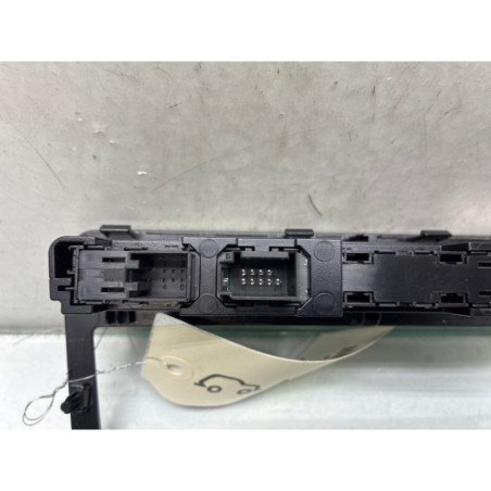 Bouton de warning VOLKSWAGEN T-CROSS Photo n°1