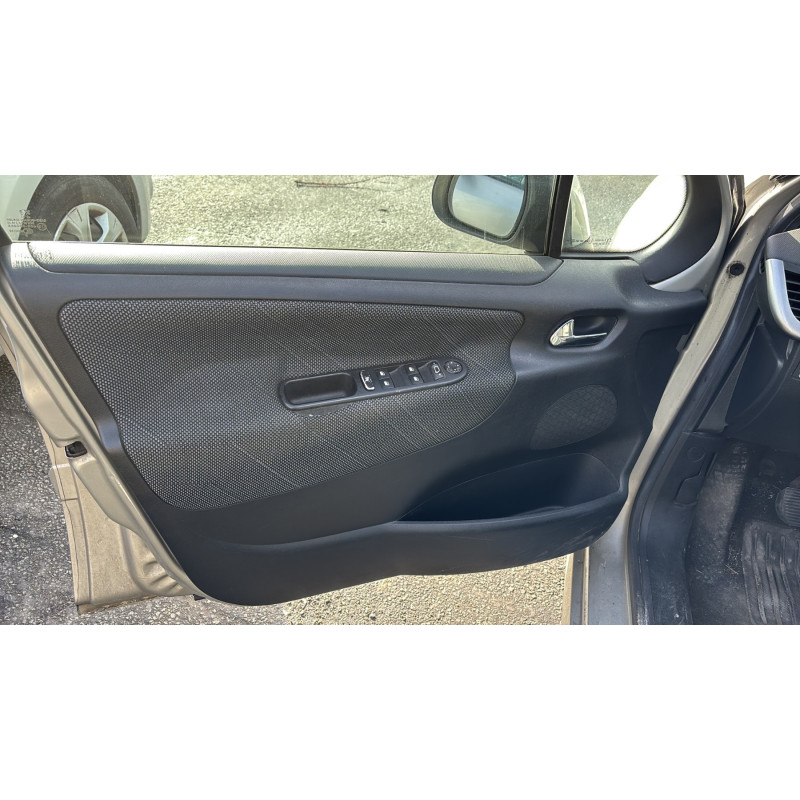 PEUGEOT 207 PHASE 1 1.4i - 16V Photo n°10