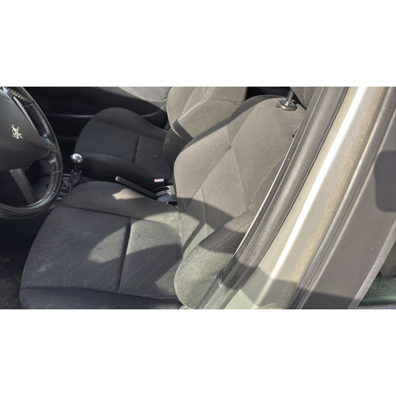 PEUGEOT 207 PHASE 1 1.4i - 16V Photo n°11