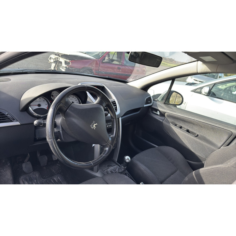 PEUGEOT 207 PHASE 1 1.4i - 16V Photo n°12