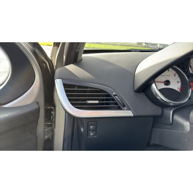 PEUGEOT 207 PHASE 1 1.4i - 16V Photo n°15