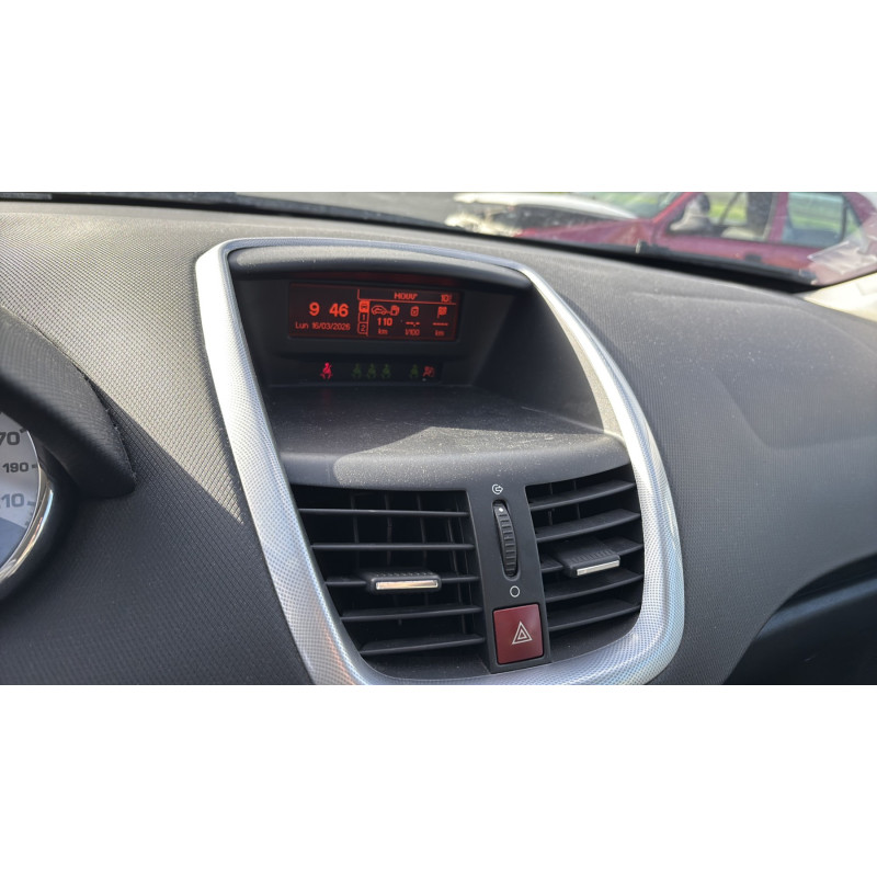 PEUGEOT 207 PHASE 1 1.4i - 16V Photo n°17