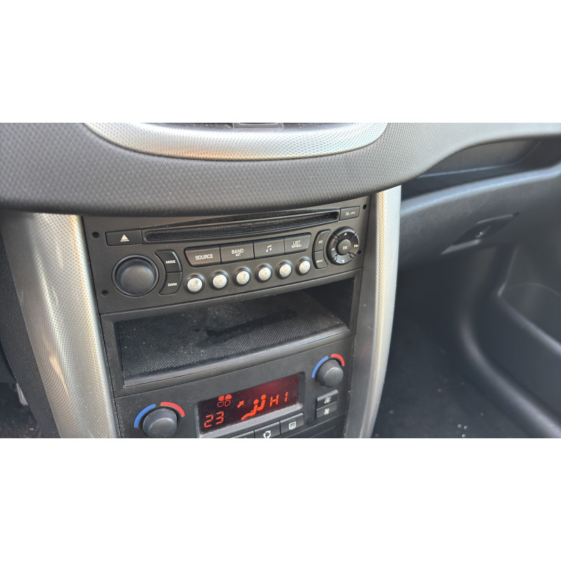PEUGEOT 207 PHASE 1 1.4i - 16V Photo n°18
