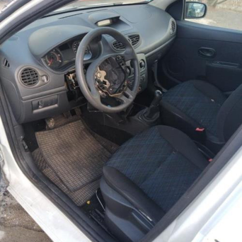 Renfort pare choc arriere (traverse) RENAULT CLIO 3 Photo n°7