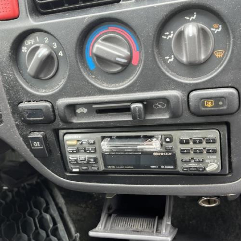 Interrupteur de leve vitre avant droit HONDA LOGO Photo n°9
