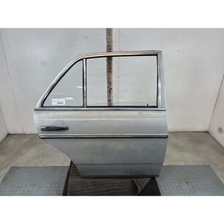 Porte arriere droit MERCEDES 200 W123 Photo n°1