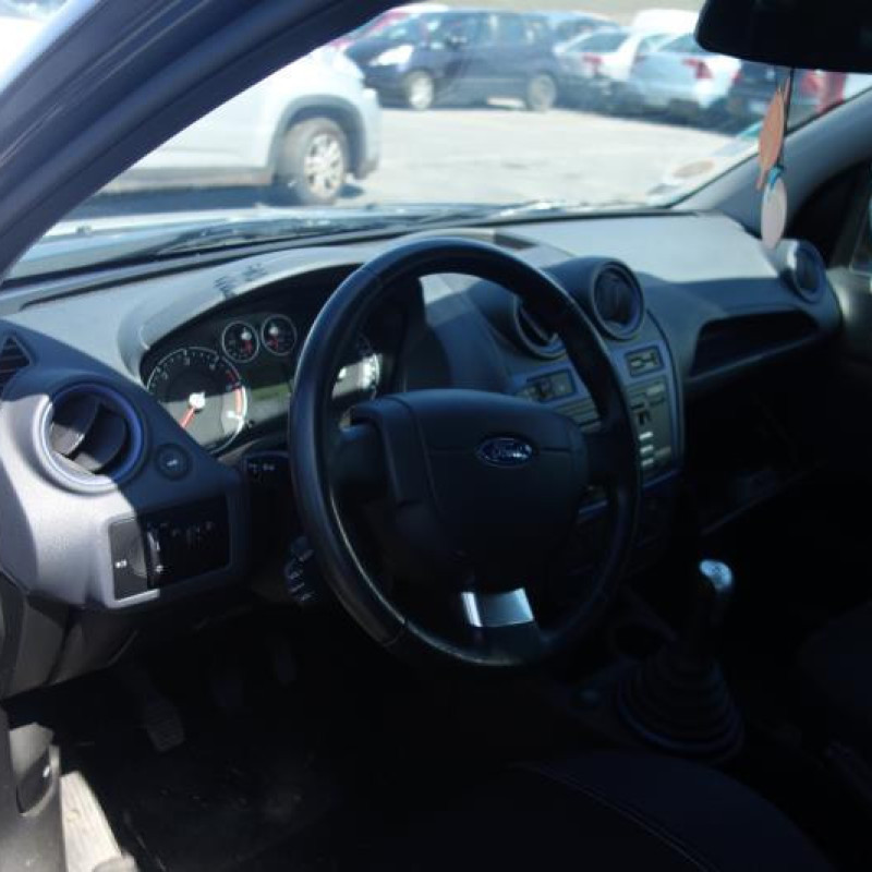 Feu arriere principal droit (feux) FORD FIESTA 5 Photo n°10