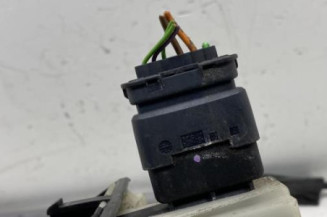 Serrure avant droit PEUGEOT 208 1