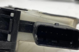 Serrure avant gauche PEUGEOT 208 1