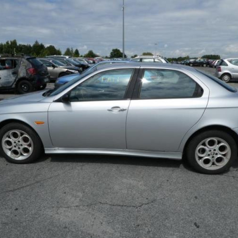 Feu arriere secondaire gauche (feux) ALFA ROMEO 156 Photo n°7