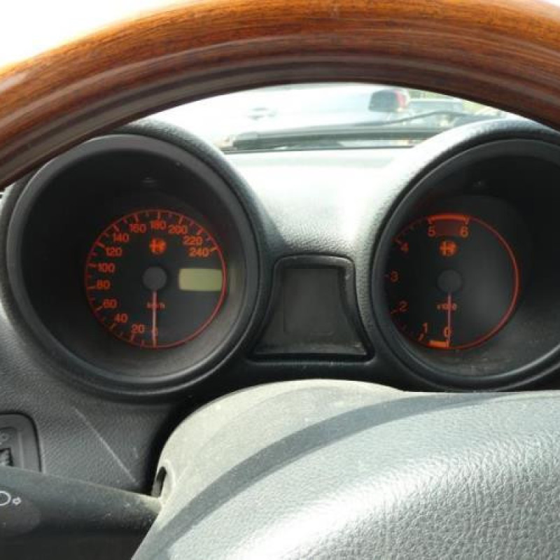Feu arriere secondaire gauche (feux) ALFA ROMEO 156 Photo n°11
