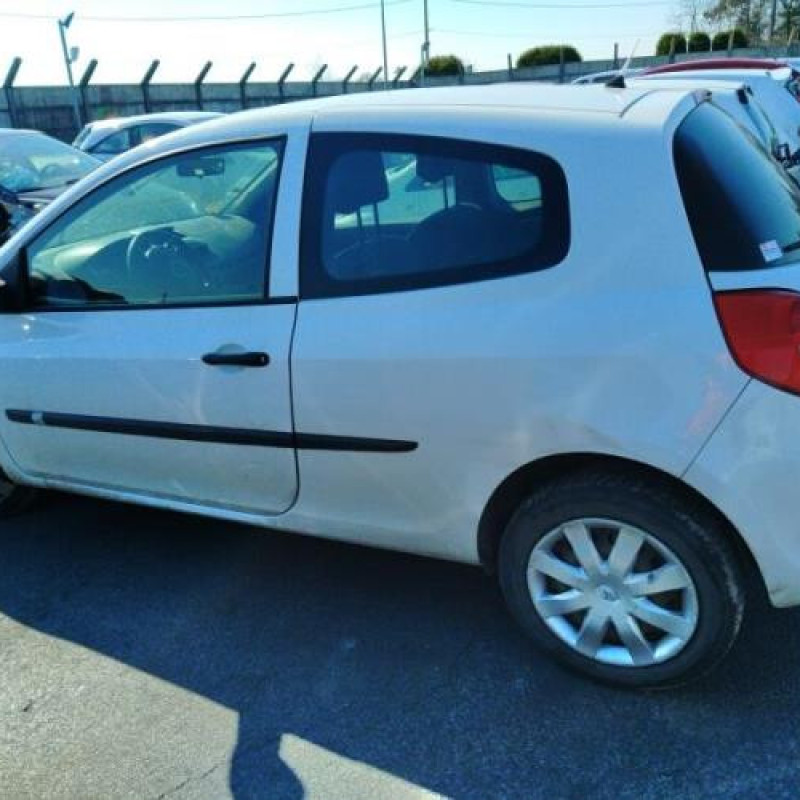 Pretensionneur de ceinture avant droit RENAULT CLIO 3 Photo n°7