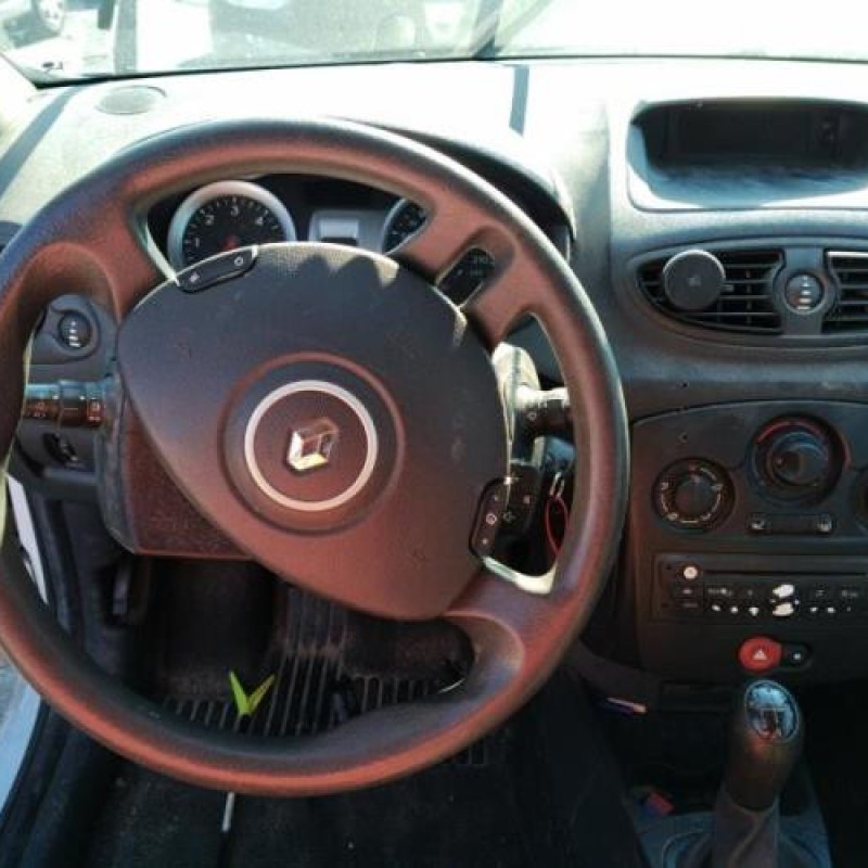 Pretensionneur de ceinture avant droit RENAULT CLIO 3 Photo n°9