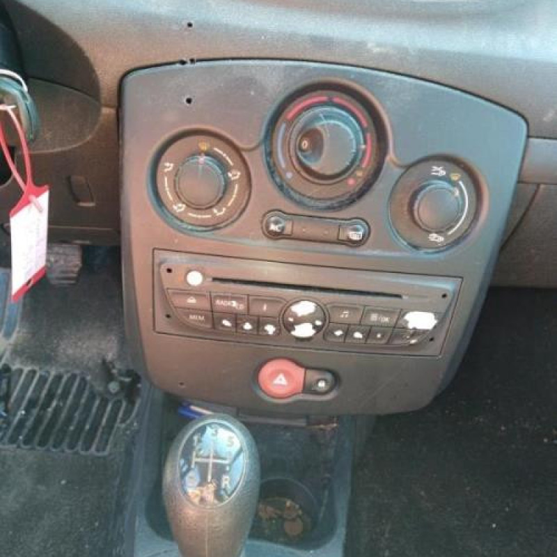 Pretensionneur de ceinture avant droit RENAULT CLIO 3 Photo n°11