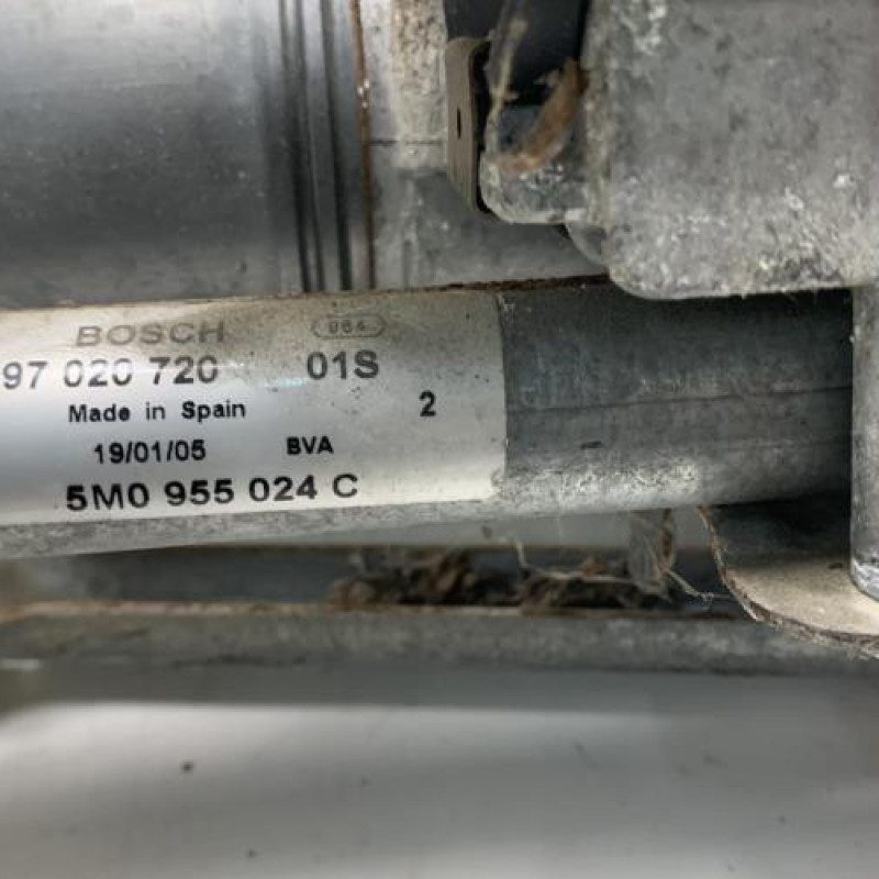 Moteur essuie glace avant droit VOLKSWAGEN GOLF PLUS Photo n°4