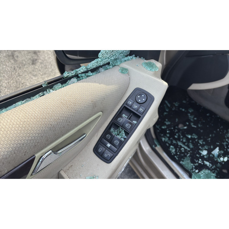 Porte avant gauche MERCEDES CLASSE A 169 Photo n°18