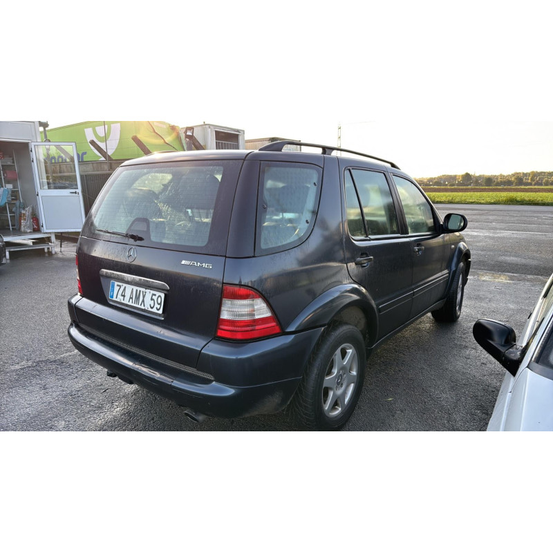 Porte arriere droit MERCEDES CLASSE M 163 Photo n°16