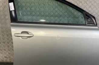 Porte avant droit TOYOTA AVENSIS 2 Photo n°1