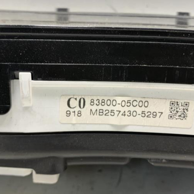 Compteur TOYOTA AVENSIS 2 Photo n°3