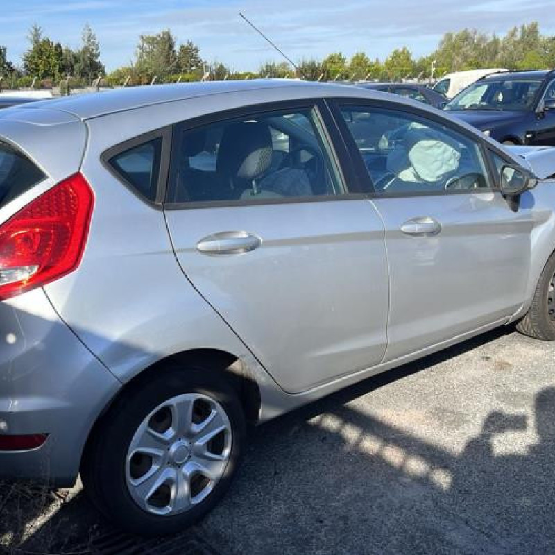 Compresseur clim FORD FIESTA 6 Photo n°10