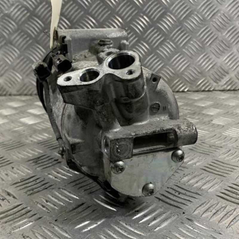 Compresseur clim RENAULT CLIO 4 Photo n°3
