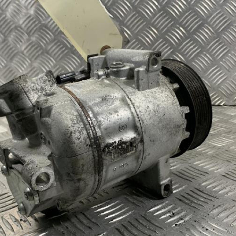 Compresseur clim RENAULT CLIO 4 Photo n°4