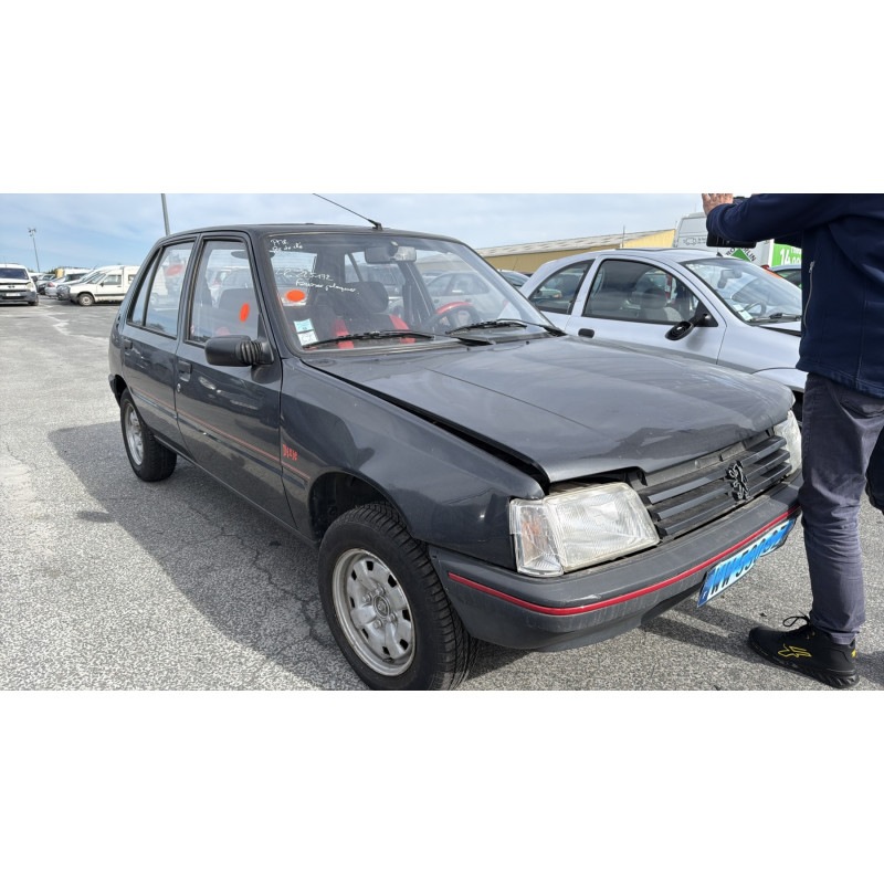 Porte avant droit PEUGEOT 205 Photo n°11