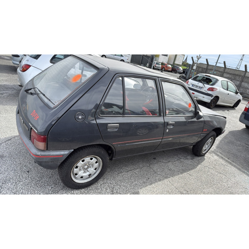 Porte avant droit PEUGEOT 205 Photo n°16
