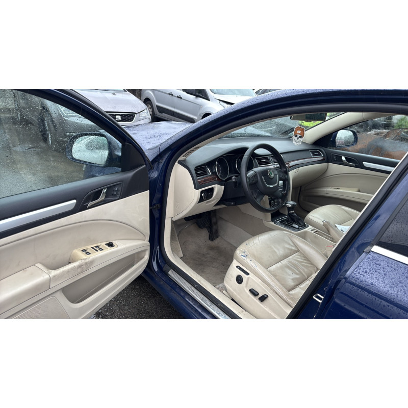 Porte avant droit SKODA SUPERB 2 Photo n°17