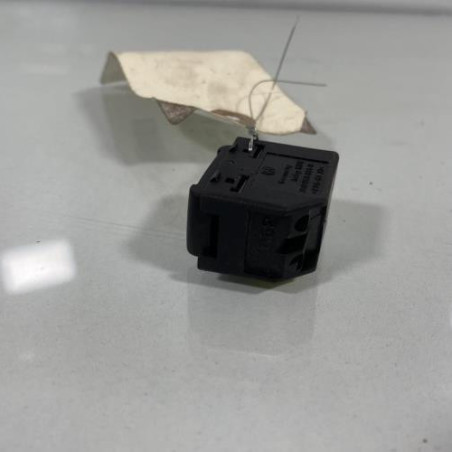 Interrupteur de leve vitre avant droit VOLKSWAGEN GOLF 4