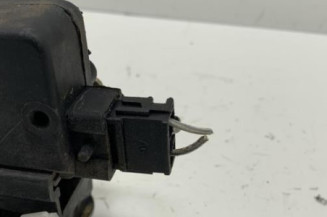 Serrure avant droit RENAULT LAGUNA 1