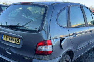 Pretensionneur de ceinture avant droit RENAULT SCENIC 1