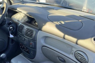 Pretensionneur de ceinture avant droit RENAULT SCENIC 1