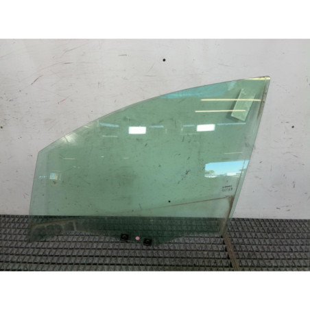 Vitre avant gauche RENAULT CLIO 4 Photo n°1