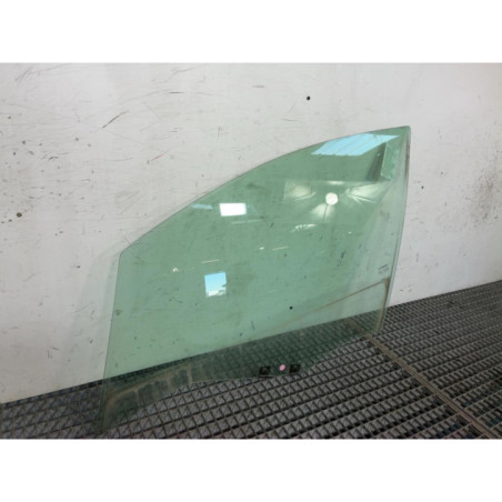 Vitre avant gauche RENAULT CLIO 4
