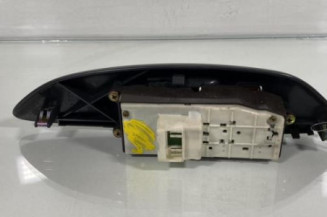 Interrupteur de leve vitre avant gauche TOYOTA YARIS 1
