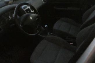 Pretensionneur de ceinture avant droit PEUGEOT 307